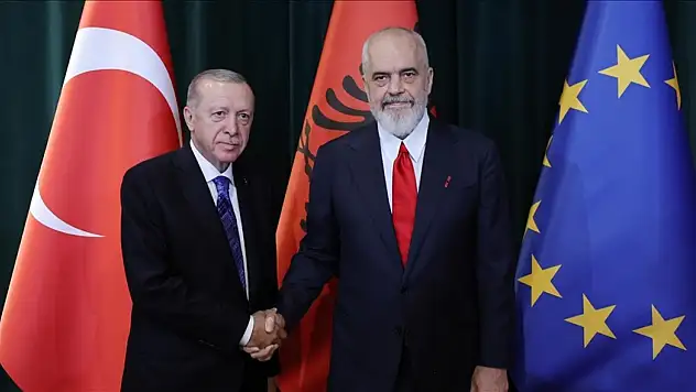 Kritik görüşme: Erdoğan, Başbakan Rama ile görüştü