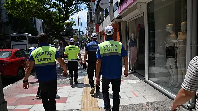 Manisa'da kaldırım işgaline geçit yok!
