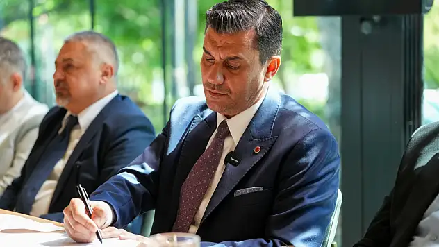 Manisa'da toplu taşıma krizi çözüldü! Başkan Zeyrek'ten büyük adım