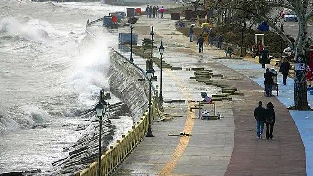 Marmara'da tsunami alarmı: İstanbul'da tehlikenin en yüksek olduğu ilçeler açıklandı