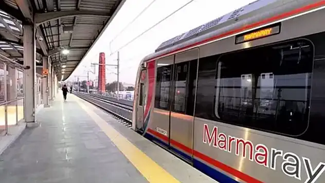 Marmaray'da intihar girişimi! Seferler gecikmeli olarak yapıldı