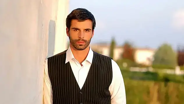 Mehmet Akif Alakurt kimdir?