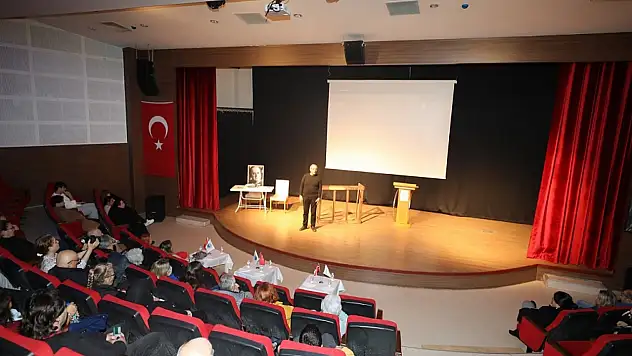 Menderes'te sanat rüzgarı: Yetişkinler için ücretsiz tiyatro eğitimi