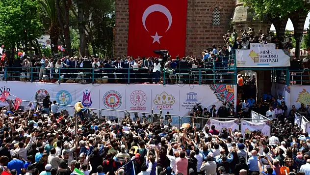 Mesir Macunu Festivali başlıyor: 8 Ton macun saçılacak, konserler, tiyatrolar, spor etkinlikleri olacak - İzmir'den festivale gitmek isteyenler...