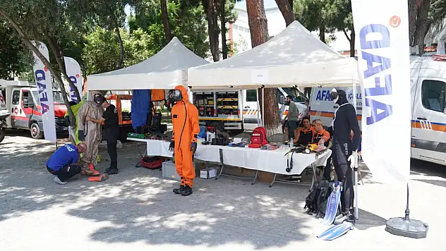 Milli Teknoloji Zirvesi: Savunma sanayisinin kalbi İzmir'de attı