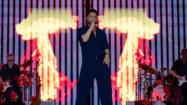 Murat Boz, Manisa Kültür Yolu Festivali'nde hayranlarını büyüledi