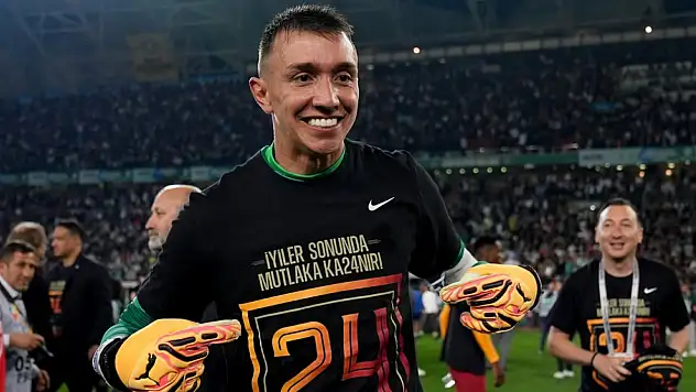 Muslera, Türk futbol tarihine geçmeye hazırlanıyor!