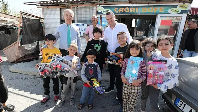 Narlıdereli Miniklere Bayram Sürprizi