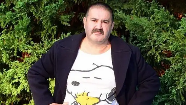 Şafak Sezer kimdir?