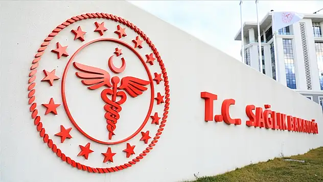 Sağlık Bakanlığı 2025'te 19 bin personel alacak: Başvuru kılavuzu yolda, gözler ÖSYM'de
