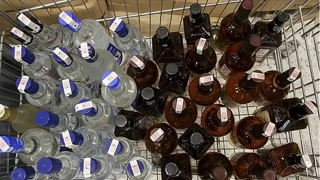 Sahte içkiden zehirlenme belirtileri açıklandı: Hemen değil ertesi gün bile ortaya çıkabilir, eğer bu belirtiler varsa...