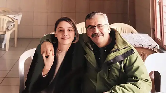 Sırrı Süreyya Önder'in kızından emekli albaya: Babam uyanınca tartışırsınız!