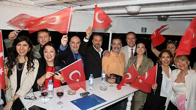 Skal İzmir'den çifte kutlama