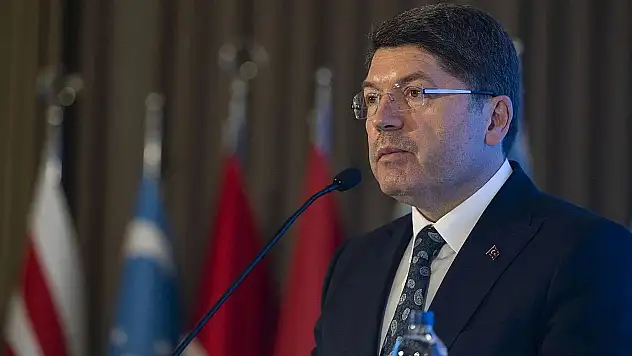 Son dakika! Bakan Tunç'tan DEM Parti'ye 'top' tepkisi!