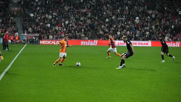Son dakika! Galatasaray-Samsunspor maçı başladı
