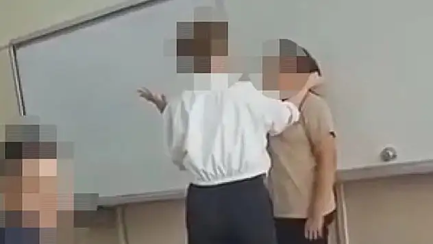 Son dakika! Öğrencisine şiddet uygulamıştı: Öğretmen hakkında flaş karar!