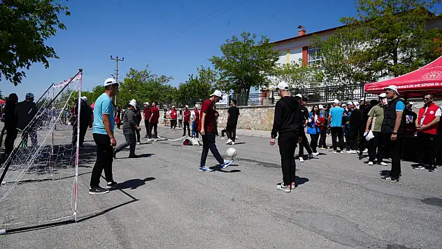 'Spor sokağı' herkesi spora teşvik ediyor!