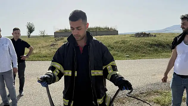 Tavan arasına giren yılan paniğe neden oldu!