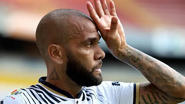 Tecavüz suçundan Daniel Alves’e 4,5 yıl hapis!