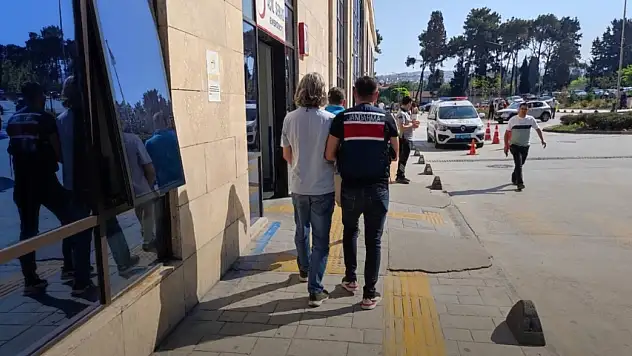 Terörle mücadelede sosyal medya hamlesi: İzmir'de 5 gözaltı