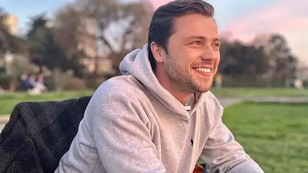 Tolga Sarıtaş kimdir?