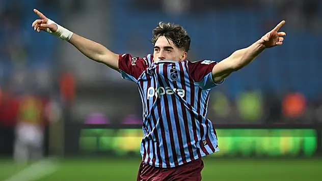 Trabzonspor'da ilk ayrılık kesinleşti: Sözleşme imzalandı