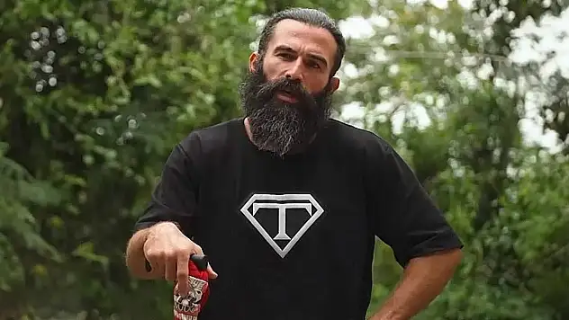 Turabi Çamkıran kimdir? Turabi'nin çıkardığı şarkı nedir? Wine me dine me şarkısı