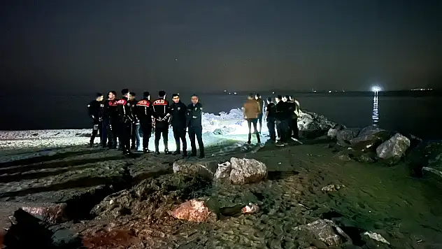 Tuttuğu balığı yakalamaya çalışırken canından oldu!