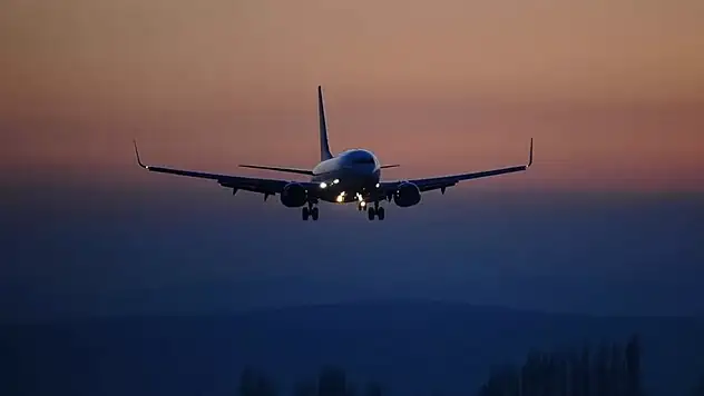 Uçakta kabus gibi anlar: Bagaj bölümünde mahsur kaldı THY uçağı İzmir'e acil indi