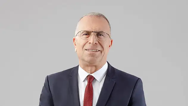 Ünal Işık kimdir?