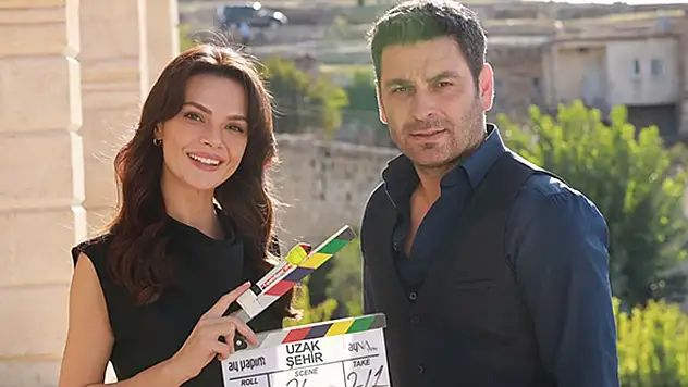 Uzak Şehir dizisinin Zerrin'i diziden ayrılacak mı? Dilin Döğer kadrodan çıkarılıyor mu?
