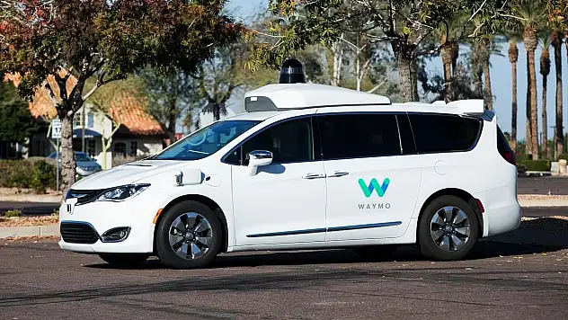 Waymo'dan sürüşte sınır tanımayan adım: Sürücüsüz araçlar test edilmeye başlıyor