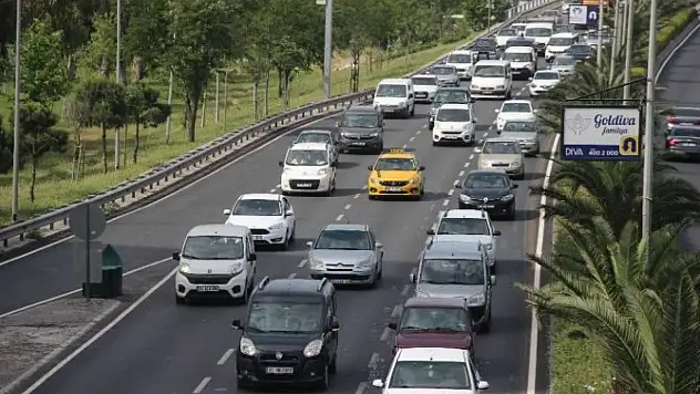 Yarından sonra indirim bekliyor: İzmir'in 30 ilçesinde araç sahipleri benzin ve motorin almadan önce...