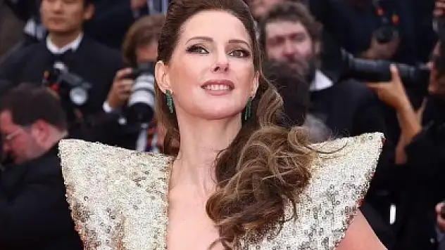 Yasak dinlemedi! Cannes'ta Frederique Bel fırtınası