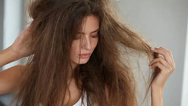 Yıpranmış saçlara elveda! Evde yapabileceğiniz canlandırıcı 5 etkili maske tarifi