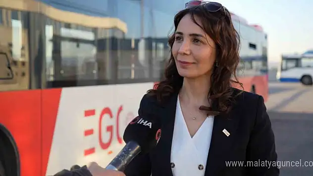 Yolda kalanları o kurtarıyor