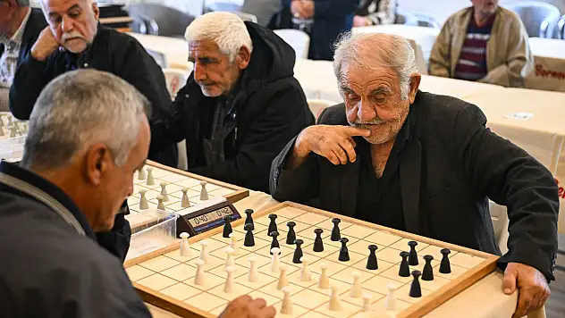 Yüzlerce zeka, tek bir tahtada buluştu!