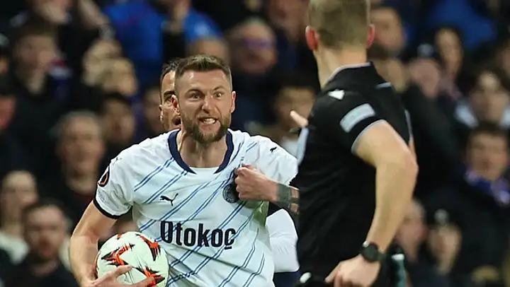 Fenerbahçe, yıldız oyuncu için masaya oturdu! 3 yıllık sözleşme önerildi