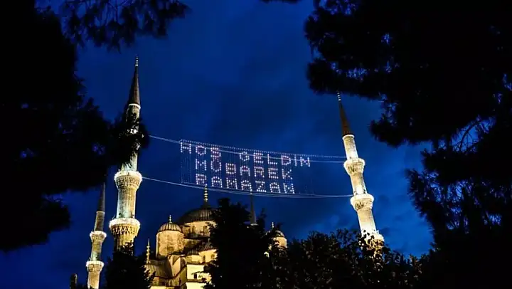 İzmir sahur saati kaçta? İzmir'de sahur saatleri belli oldu mu? 2025 Ramazan sahur saatleri