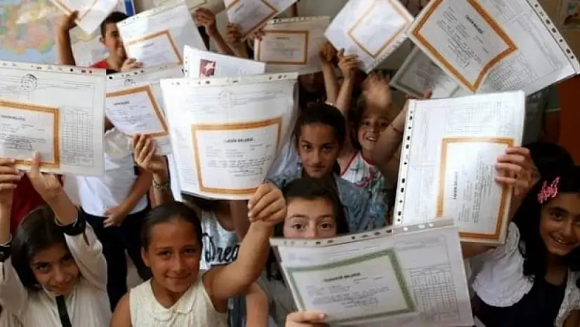 2025 Yaz tatili ne zaman başlıyor? Okullar ne zaman kapanıyor? Karne günü belli oldu!