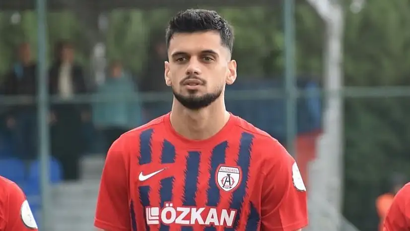 Keni Var Uzun Altınordu'da kaldı