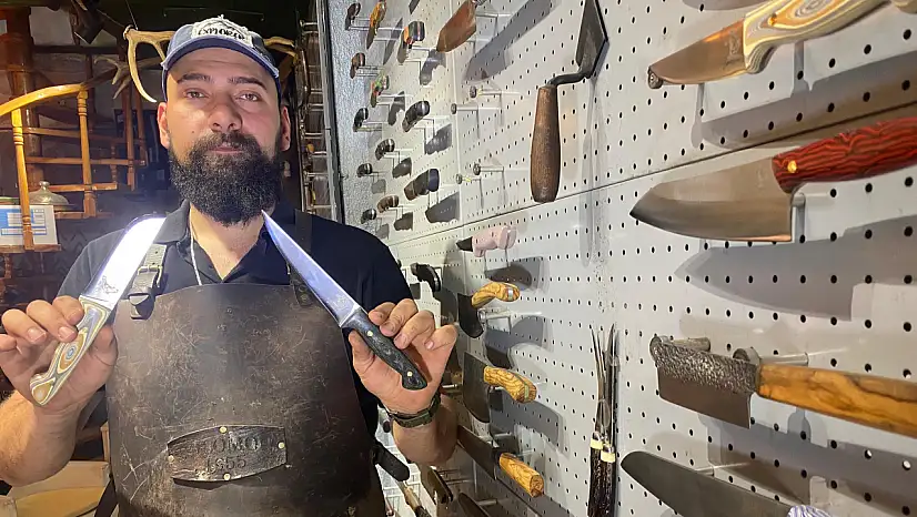 Kurban Bayramı öncesi İzmir'de yoğunluk arttı : Ustalar günde 250 bıçak biliyor!