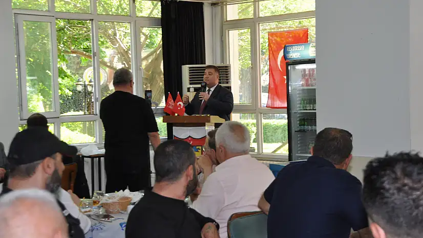 Taksiciler sorunlarını Karşıyaka'da dile getirdi