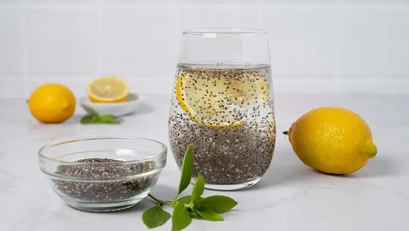 Uykudan uyanır uyanmaz için: Chia tohumlu su ile kilo verme yolculuğunuz başlasın