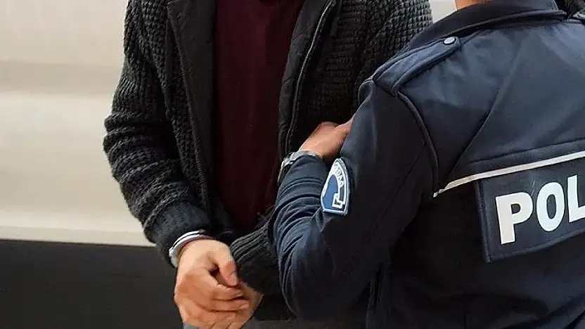 14 yaşında uyuşturucu ticareti! Bayraklı'da şok gözaltı