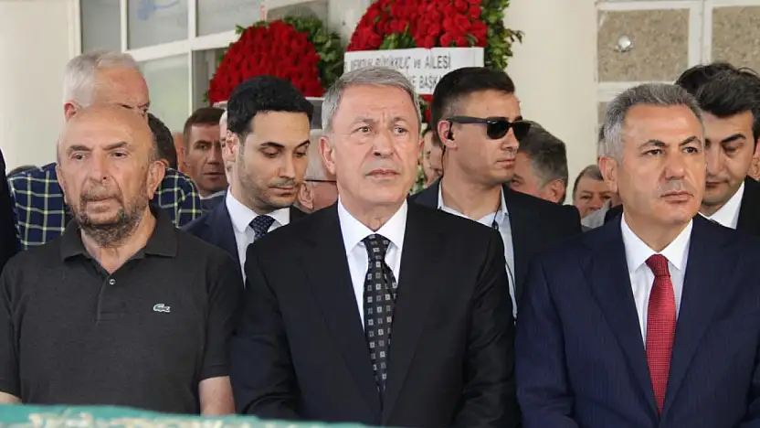98 yaşında yaşamını yitirdi: Hulusi Akar'dan hüzünlü veda
