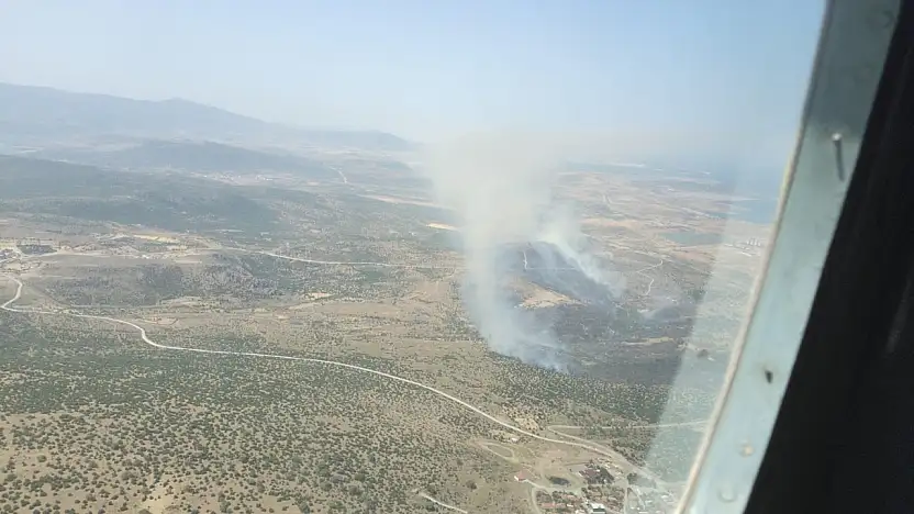 Aliağa'da arazi yangını! Söndürme çalışmaları sürüyor