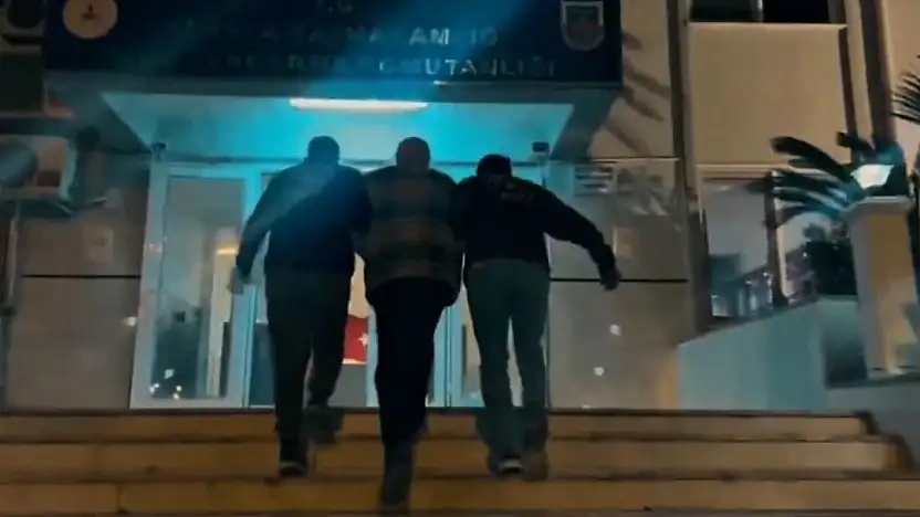 Interpol bültenleriyle aranıyorlardı: Türkiye'de yakalandılar