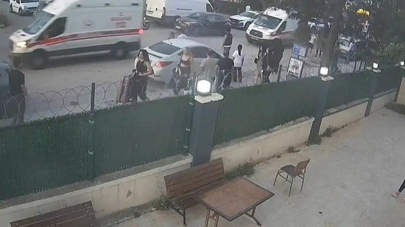 İzmir'de çocuk kavgası silahlı çatışmaya dönüştü: Yaralılar var