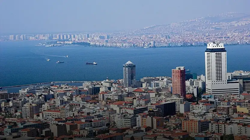 İzmir'de kira krizi derinleşiyor: Enflasyona rağmen artış sürüyor